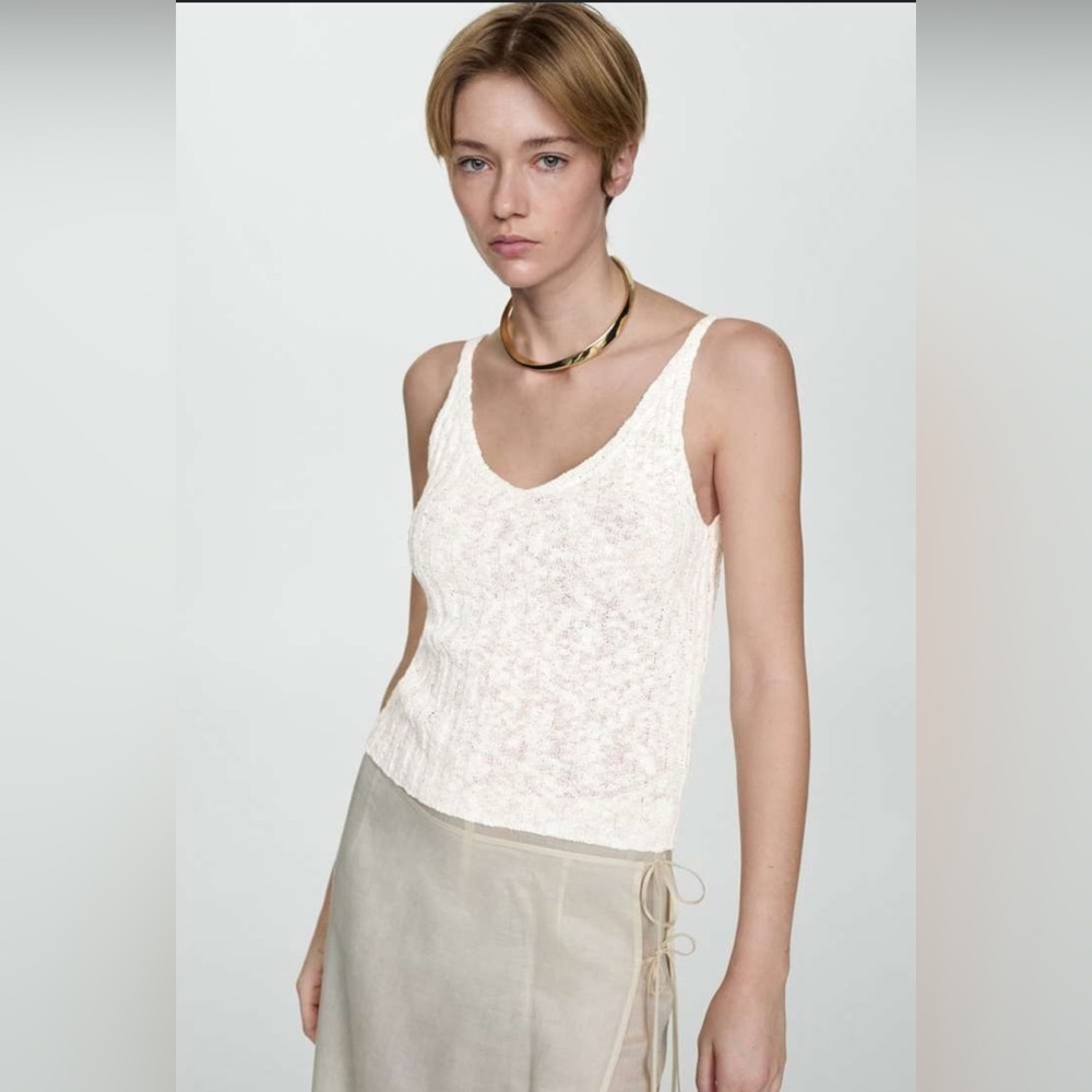 Mango Cream Fitted Tank Top with Scoop Neck(NWOT)